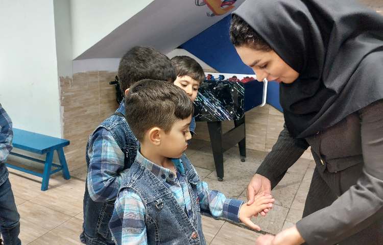 :بررسی هفتگی بهداشت فردی دانش آموزان 1