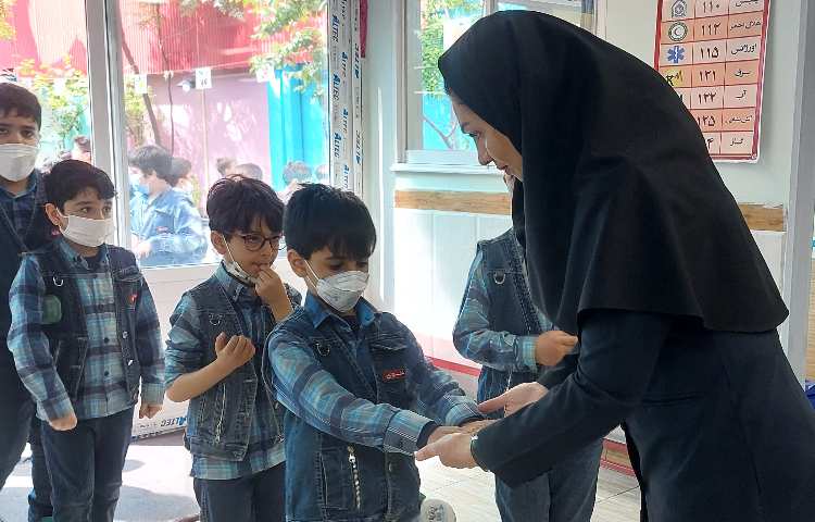 :بررسی هفتگی بهداشت فردی دانش آموزان 10