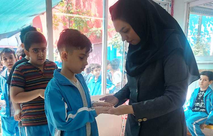 :بررسی هفتگی بهداشت فردی دانش آموزان 6