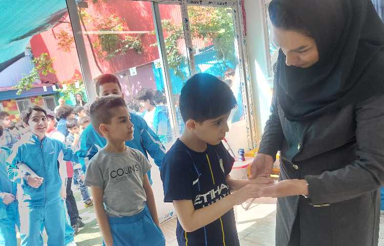 :بررسی هفتگی بهداشت فردی دانش آموزان 7