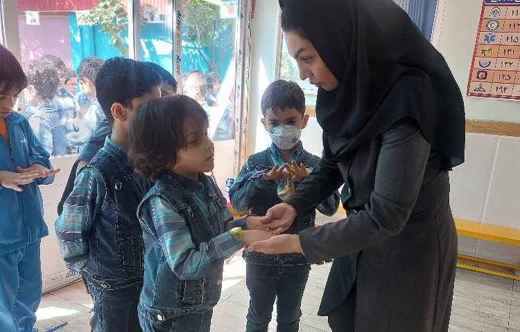 :بررسی هفتگی بهداشت فردی دانش آموزان 8