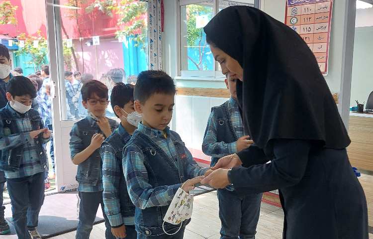 :بررسی هفتگی بهداشت فردی دانش آموزان 9