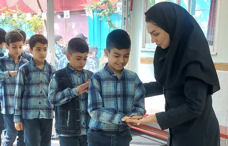 :بررسی هفتگی بهداشت فردی دانش آموزان