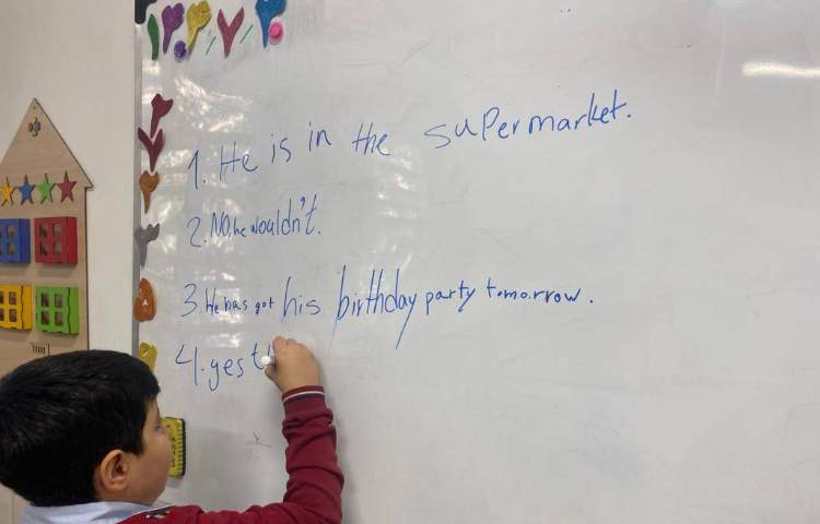 بررسی پاسخ فعالیت‌های کتاب Our Discovery Island 3