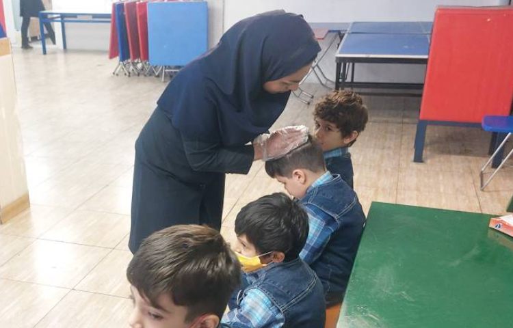 :بررسی پدیکلوز آذر ماه دانش آموزان 8