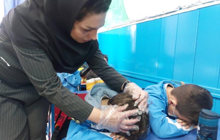 :بررسی پدیکلوز دی ماه دانش آموزان 11