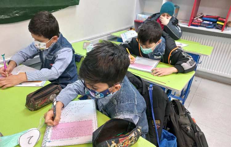 بررسی کتاب کار فارسی 2