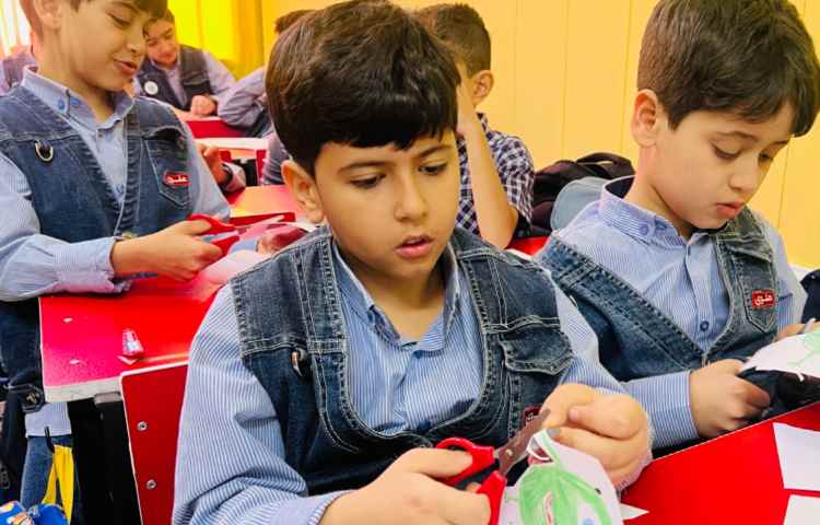 برش تصویرسازی کارخانه هیولاها وتبدیل به کلاژ 3