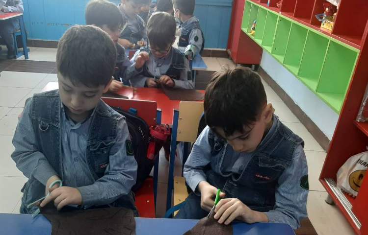 برش درخت نمدی برای کاردستی بوم چهار فصل 1