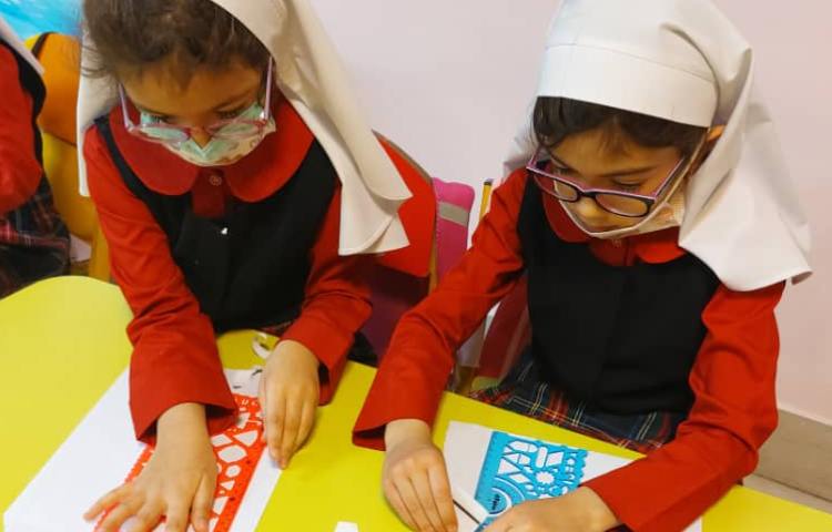 برش کاغذ با خط کش 3