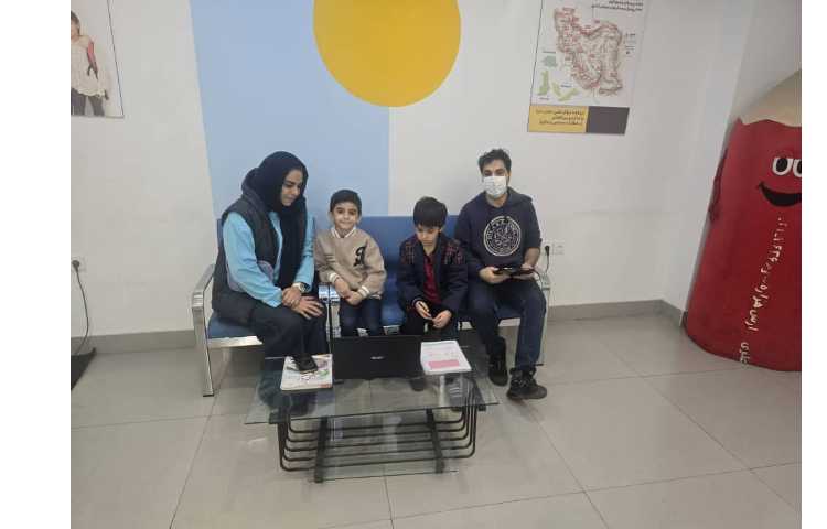 برطرف کردن مشکلات سیستم دانش آموزان توسط آقای نیکزاد برای حضور در کلاس مجازی 3