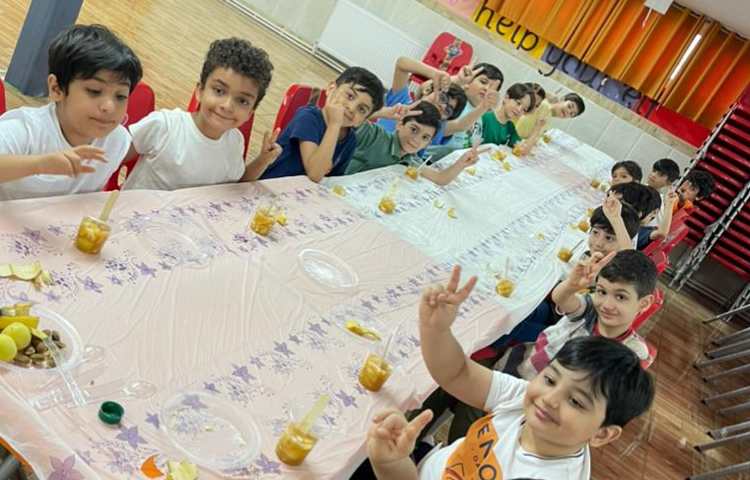 برنامه دستپخت با موضوع درست کردن آلاسکای میوه ای 1