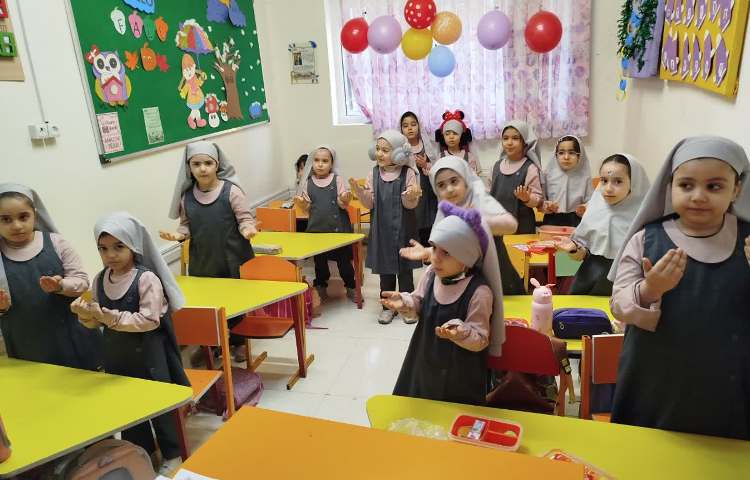 برنامه صبحگاه دختران گل پیش دبستان علوی 4