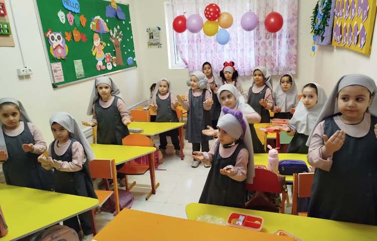 برنامه صبحگاه دختران گل پیش دبستان علوی 5