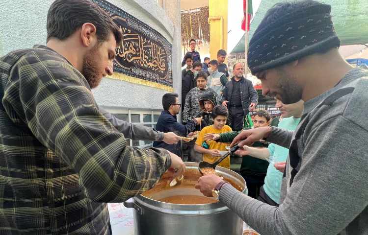 برپایی ایستگاه صلواتی به مناسبت ایام فاطمیه 2