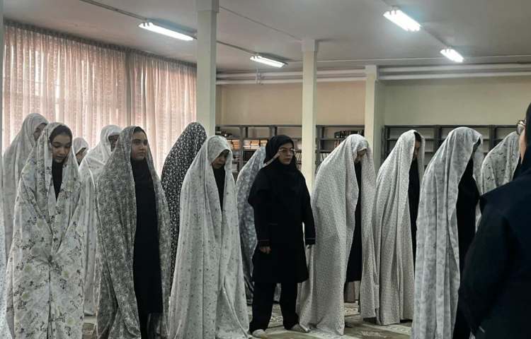 برپایی نماز جماعت 4