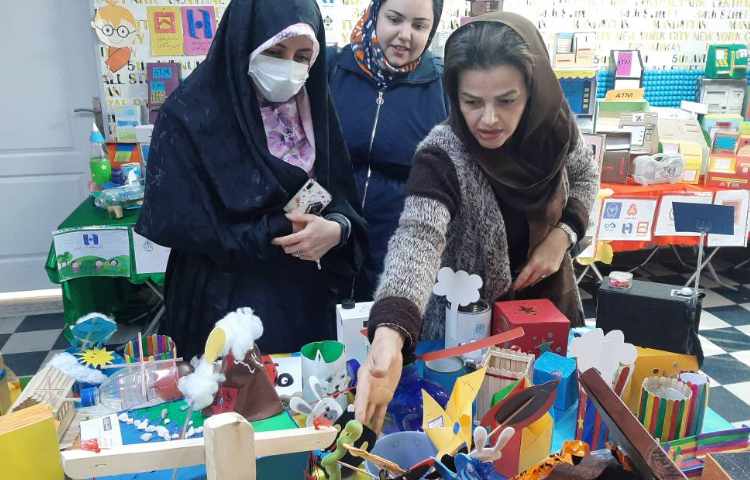 :برپایی نمایشگاه دستاوردهای دانش آموزان در دهه فجر 10