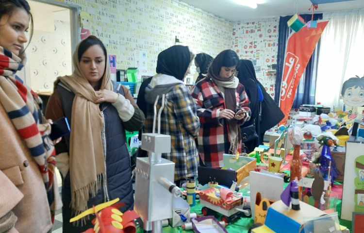 :برپایی نمایشگاه دستاوردهای دانش آموزان در دهه فجر 25