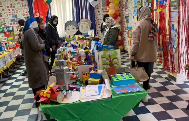 :برپایی نمایشگاه دستاوردهای دانش آموزان در دهه فجر 36