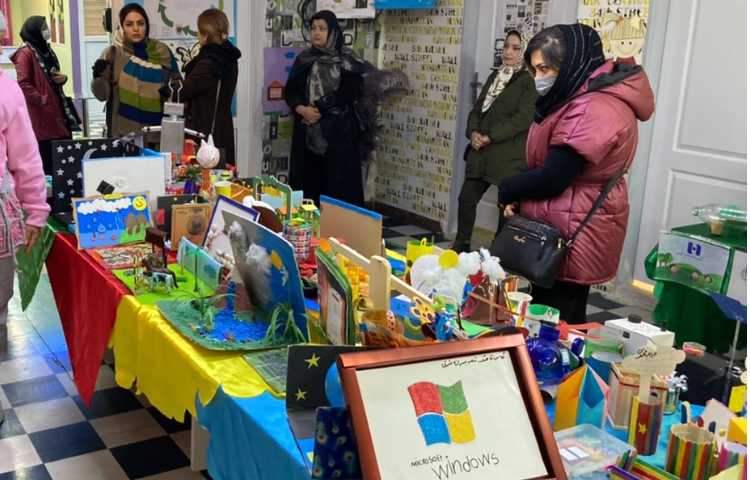 :برپایی نمایشگاه دستاوردهای دانش آموزان در دهه فجر 42