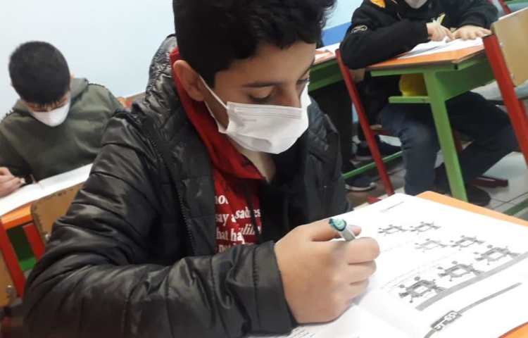 برگزاری آزمون تیزهوشان دانش آموزان پنجم و ششم دبستان علوی 6