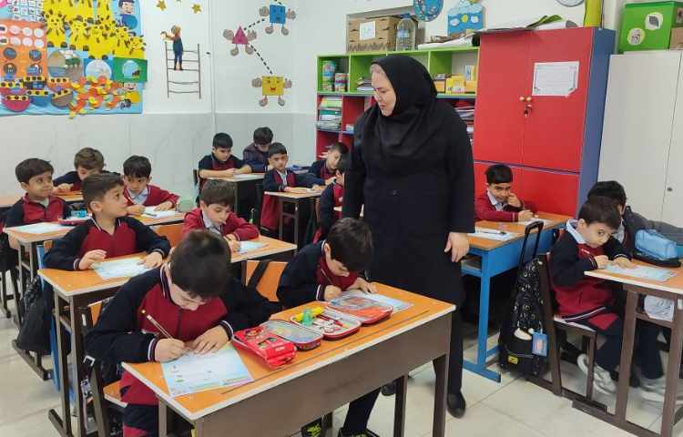 برگزاری آزمون علوم مدادقرمز 2 در کلاس برگزار شد. 3