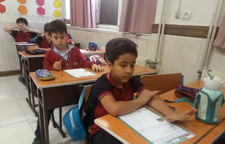 برگزاری آزمون مداد سیاه - جمع بندی درس ریاضی 2