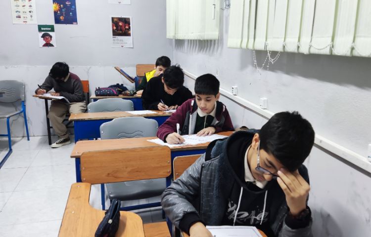 برگزاری آزمون های تشریحی دانش آموزان پایه هشتم 2