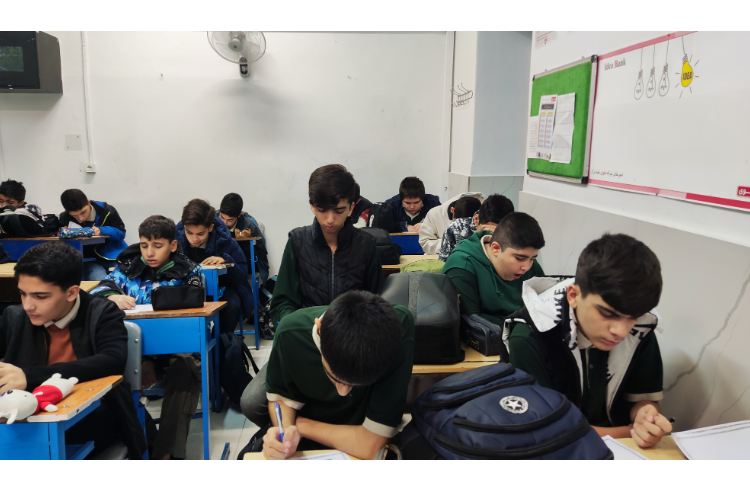 برگزاری آزمون های تشریحی دانش آموزان پایه هشتم 4