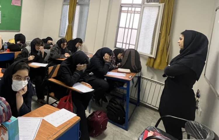 برگزاری آزمون همگام پایه نهم 4