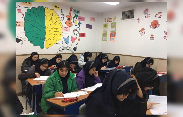 برگزاری آزمون پابه پا یک در متوسطه اول غرب دخترانه 4