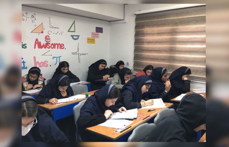 برگزاری آزمون پابه پا یک در متوسطه اول غرب دخترانه 5