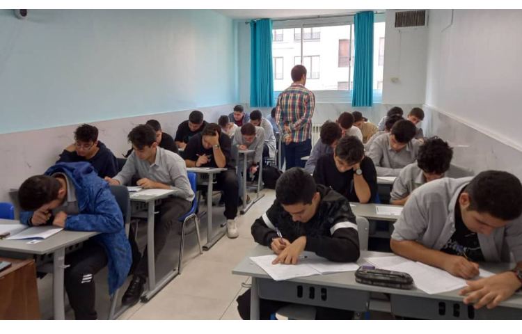 : برگزاری آزمون پیشروی 1 دانش آموزان پایه دهم و یازدهم 5