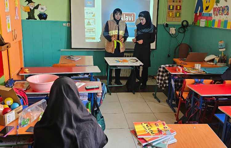 برگزاری اتاق فکر هفتگی همکاران زبان با محوریت بازی سازی در آموزش زبان 1