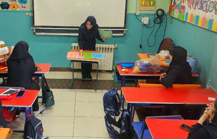 برگزاری اتاق فکر هفتگی همکاران زبان با محوریت بازی سازی در آموزش زبان 5