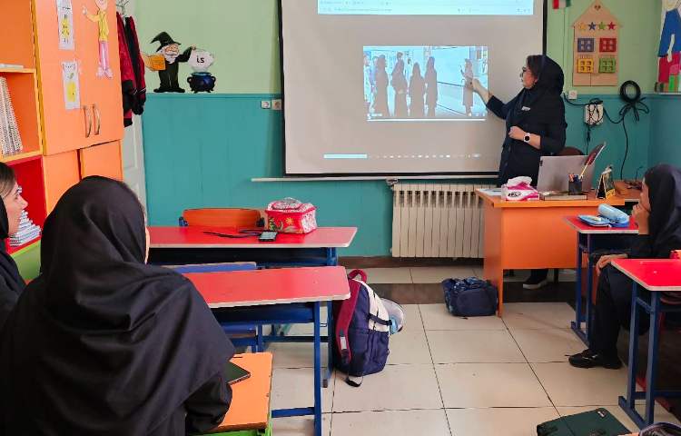 برگزاری اتاق فکر هفتگی همکاران زبان 2