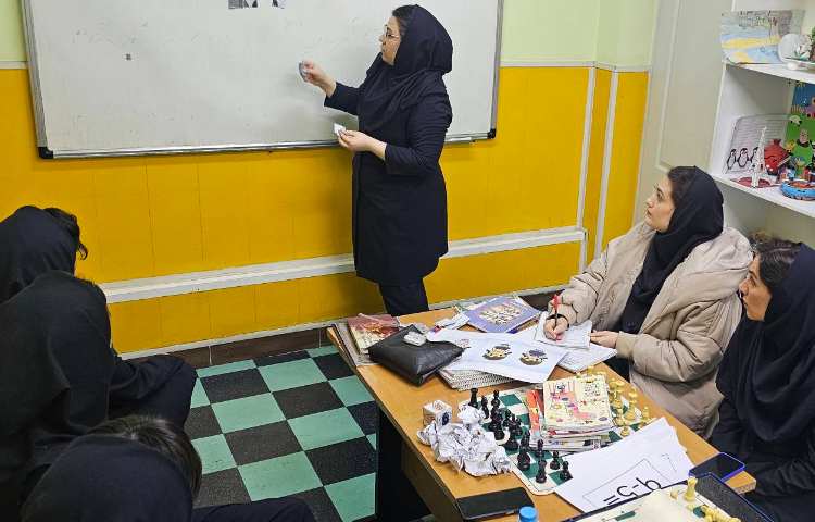 برگزاری اتاق فکر هفتگی همکاران زبان 2