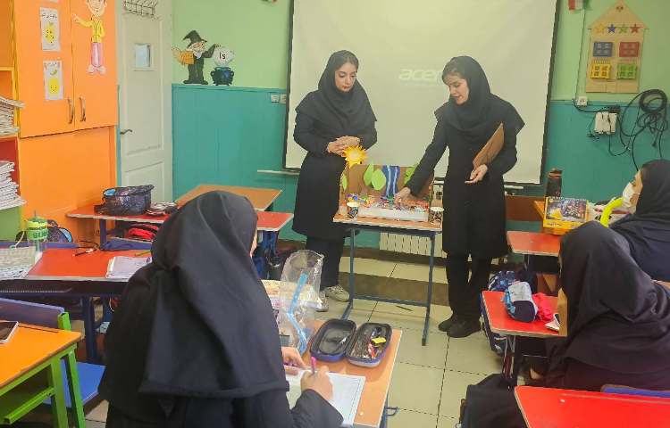 برگزاری اتاق فکر هفتگی همکاران زبان 4