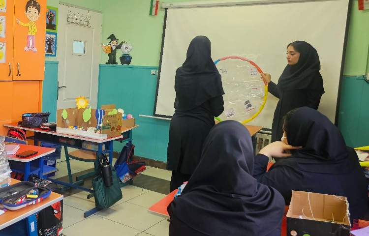 برگزاری اتاق فکر هفتگی همکاران زبان 5