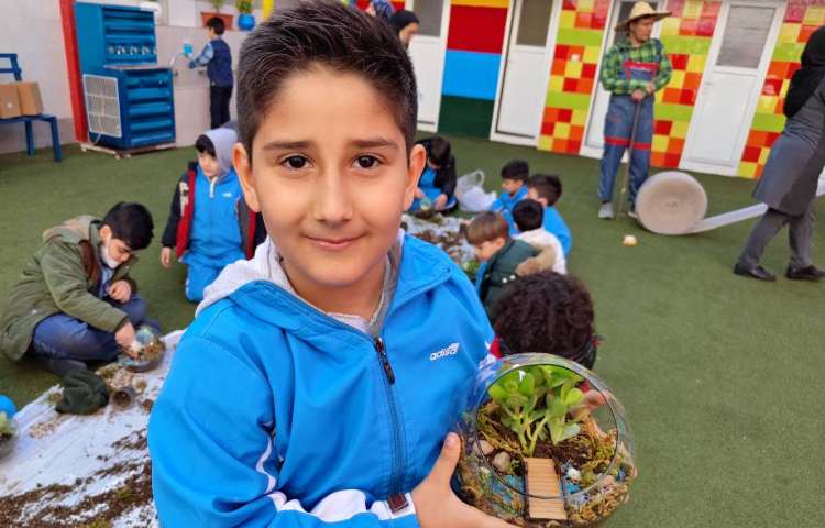 :برگزاری اردوی شهروند سالم با موضوع درختکاری و ساخت تراریوم 13