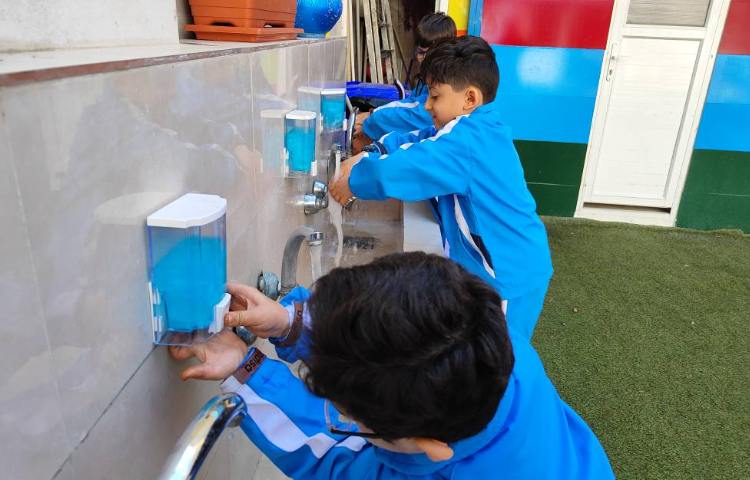 :برگزاری اردوی شهروند سالم با موضوع درختکاری و ساخت تراریوم 16