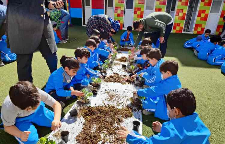 :برگزاری اردوی شهروند سالم با موضوع درختکاری و ساخت تراریوم 26