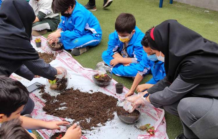 :برگزاری اردوی علمی_تفریحی درون مدرسه ای ویژه پایه های دوم و سوم 30