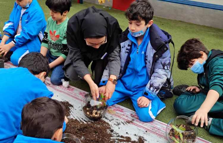 :برگزاری اردوی علمی_تفریحی درون مدرسه ای ویژه پایه های دوم و سوم 32