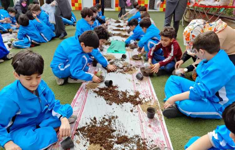 :برگزاری اردوی علمی_تفریحی درون مدرسه ای ویژه پایه های دوم و سوم 37