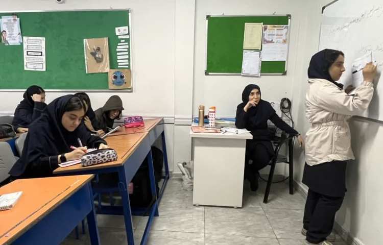 برگزاری اردو مطالعاتی پایه نهم در مدرسه 1