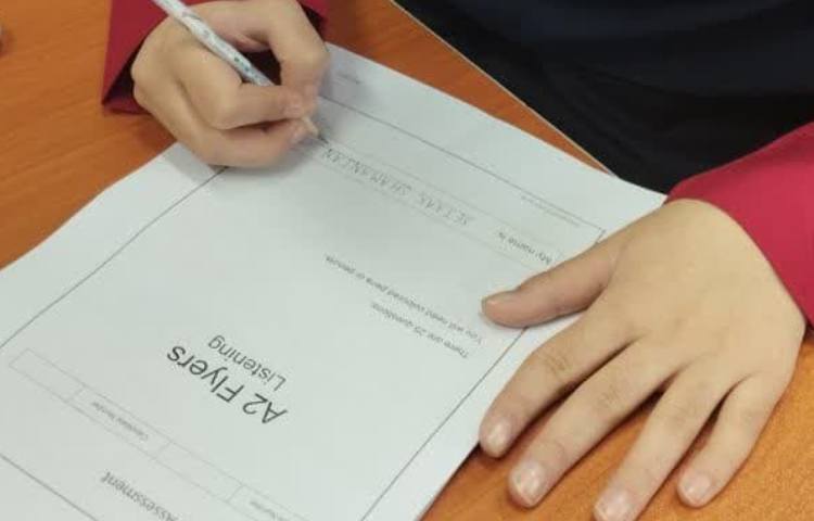 برگزاری امتحان شبیه ساز (Mock) دانشگاه کمبریج در مجموعه مدارس علوی 18