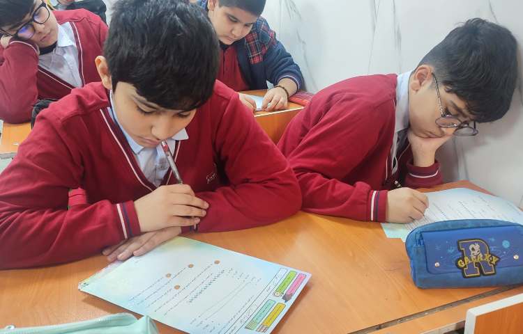 برگزاری امتحان هدیه های آسمانی 2