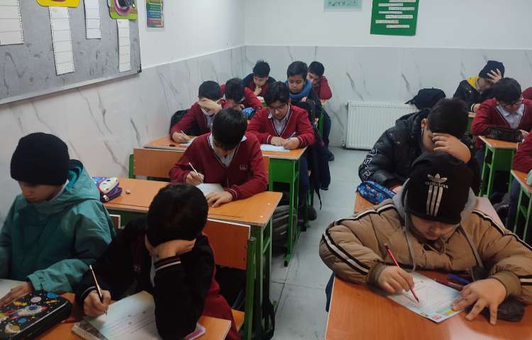 برگزاری امتحان هدیه های آسمانی 3