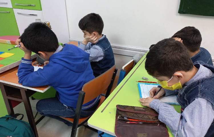 برگزاری املا کارتی از درس چهارم فارسی 2